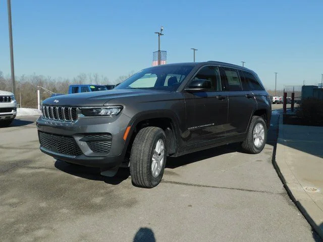 New 2026 Gray Jeep Laredo image 4