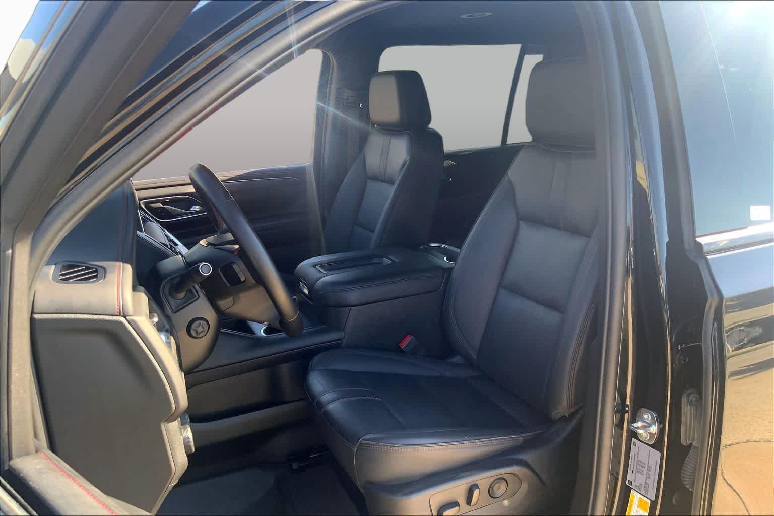 2023 Chevrolet Suburban RST - Photo 8