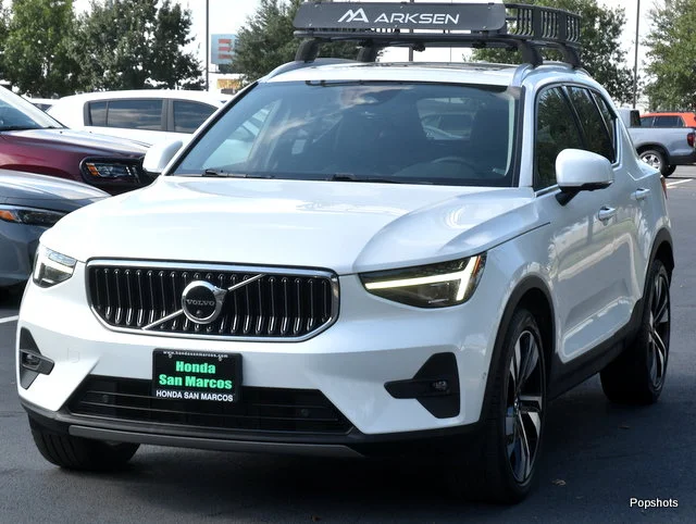 2023 Volvo XC40