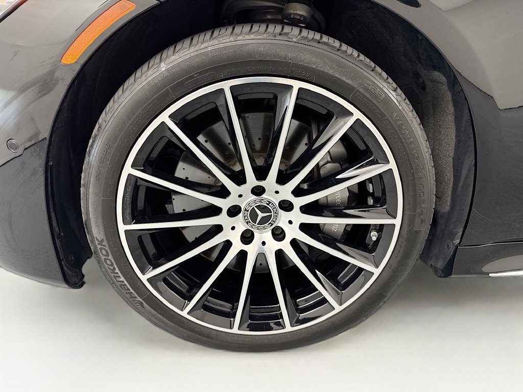 Used 2023 Black Mercedes-Benz S 580 image 32