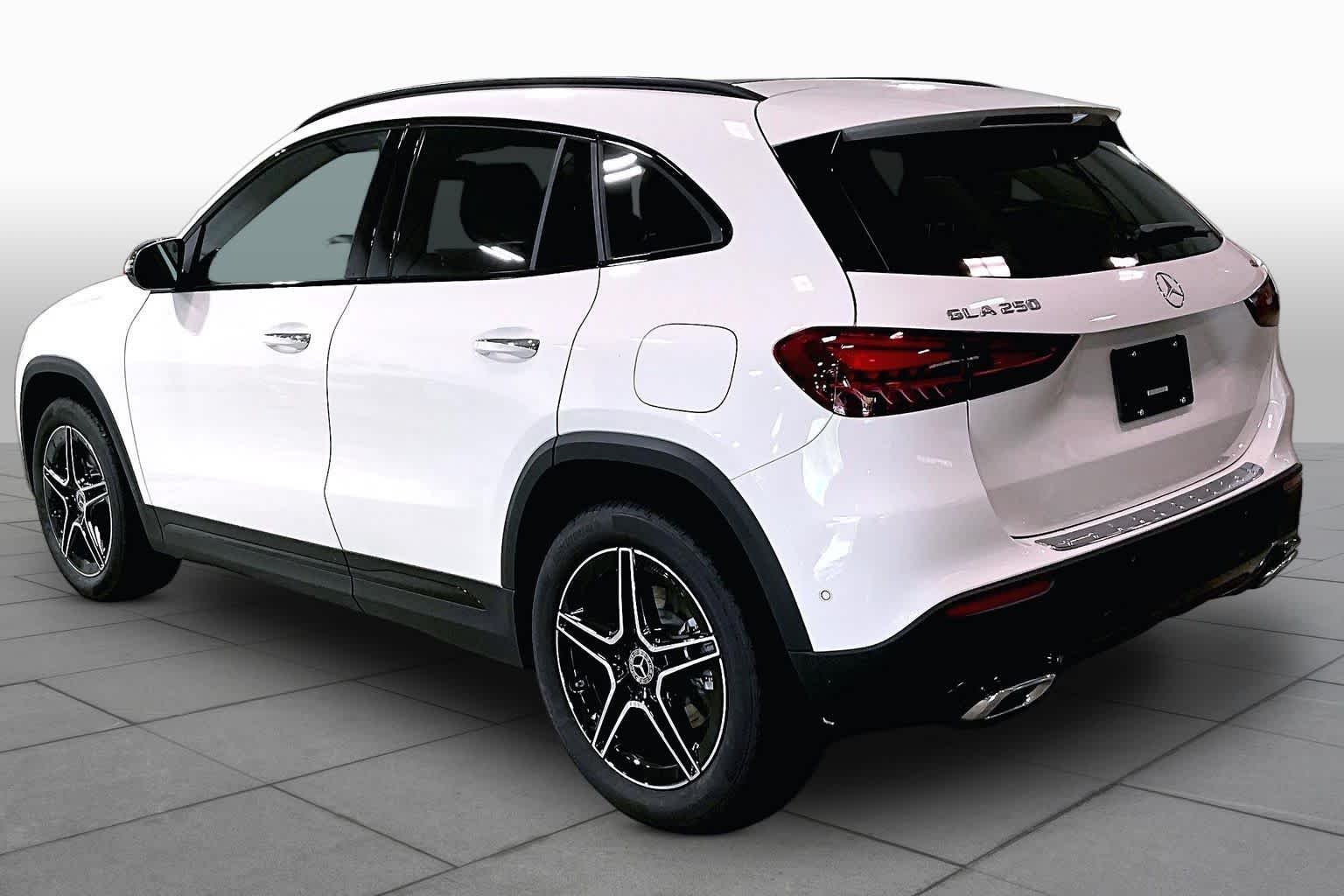 New 2026 Polar White Mercedes-Benz GLA 250 image 4