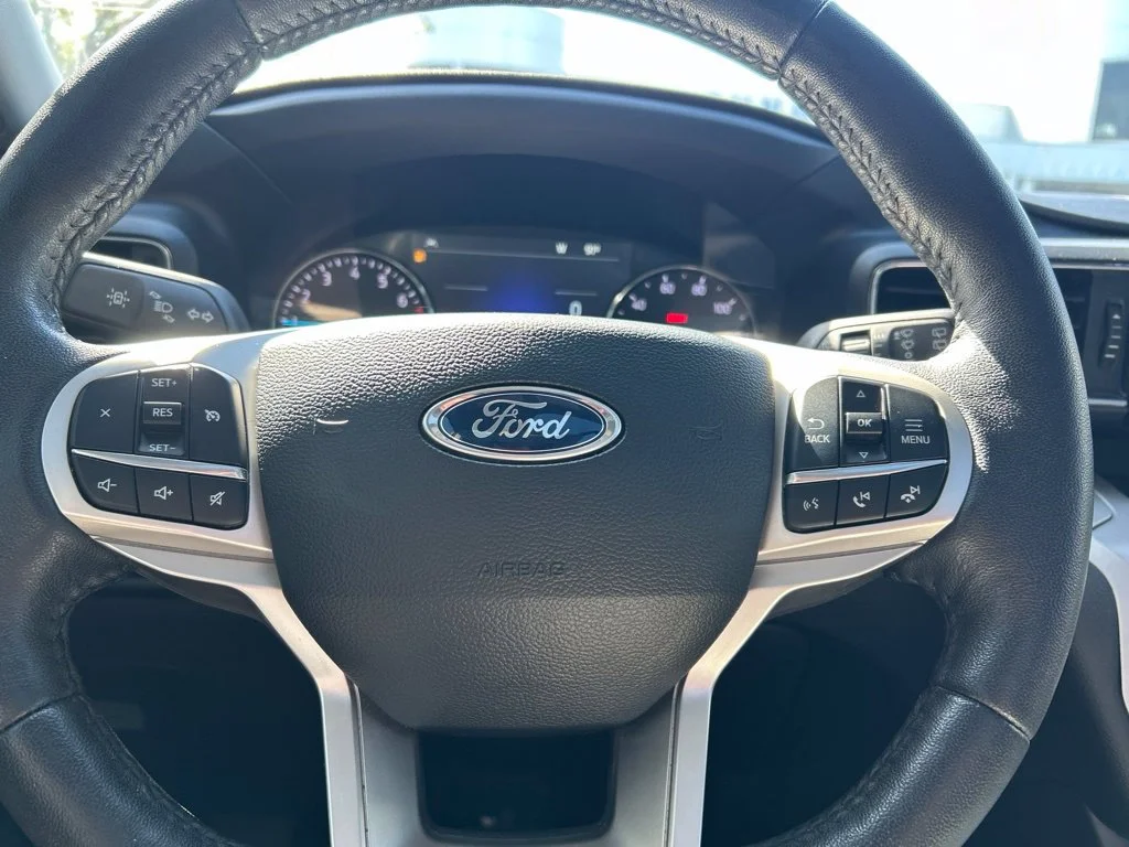 Certified Used 2024 Gray Metallic Ford XLT image 25