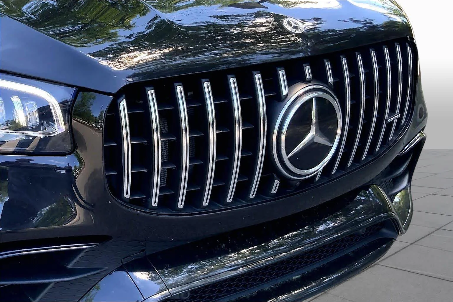 Used 2022 Obsidian Black Metallic Mercedes-Benz AMG® GLS 63 image 29