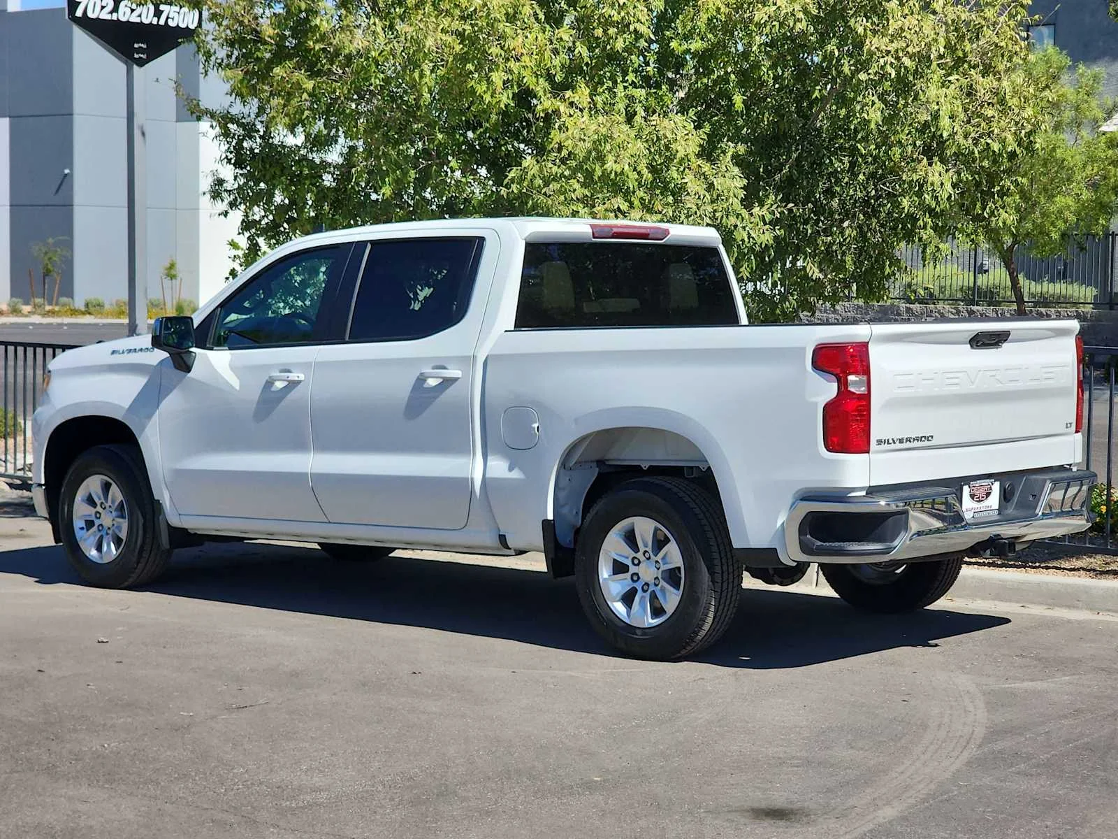 Used 2025 Summit White Chevrolet LT image 6