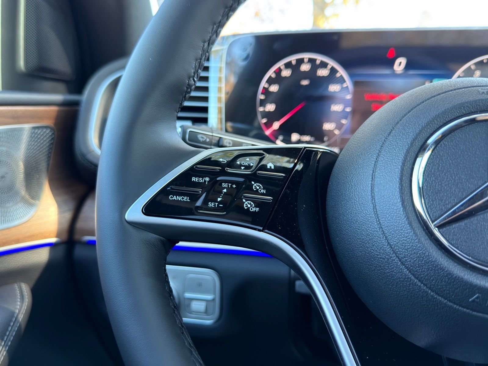 New 2026 Obsidian Black Metallic Mercedes-Benz GLE 350 image 25
