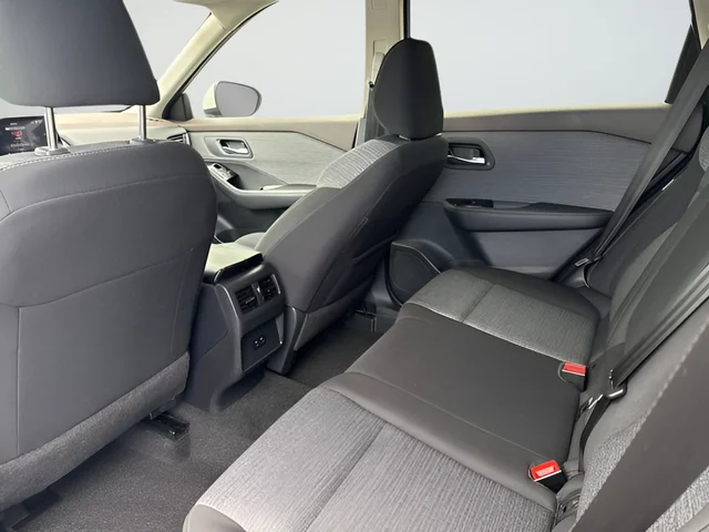 Used 2023 White Nissan SV image 18