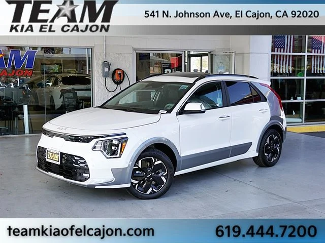 New 2026 White Kia Wave image 1