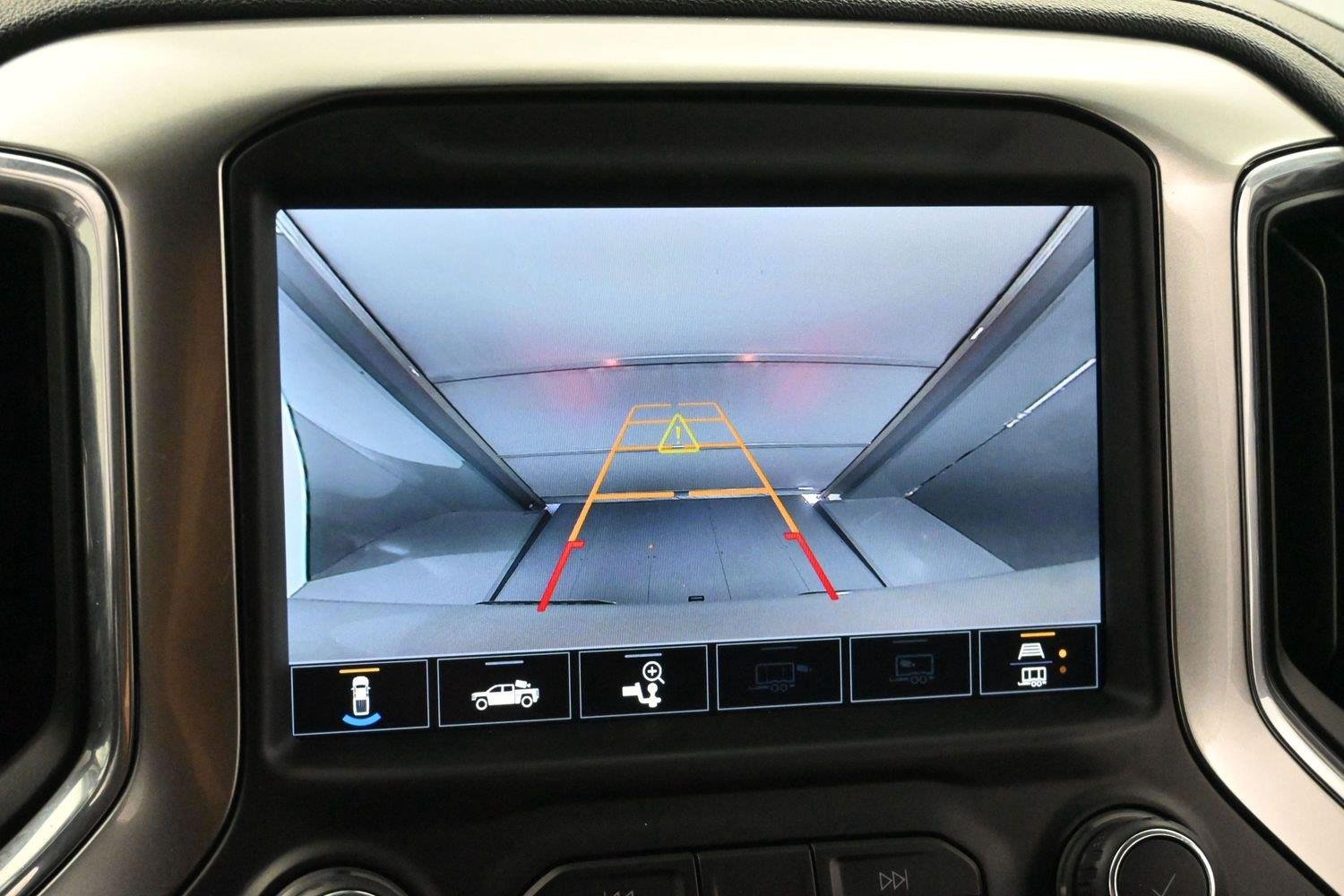 Used 2020 SILVER ICE METALLIC Chevrolet RST image 20