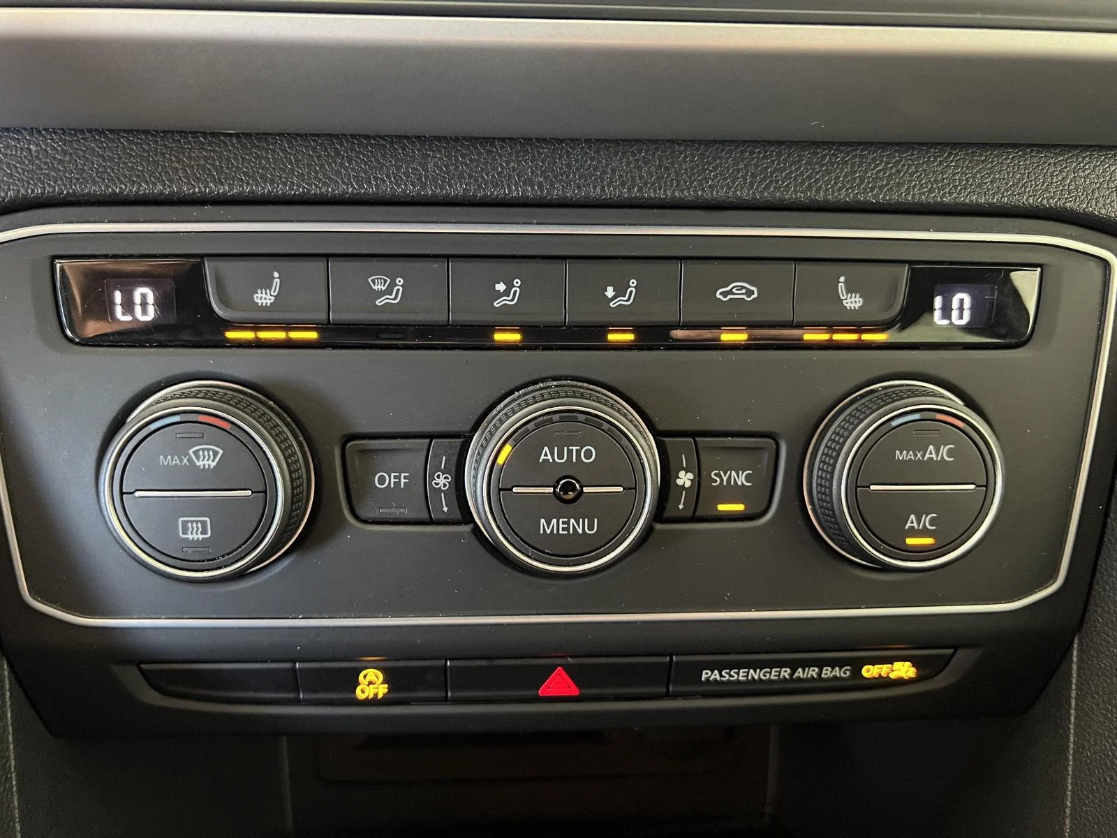 Used 2021 Gy Volkswagen 3.6L V6 SE w/Technology R-Line image 15