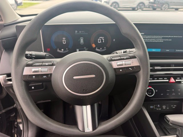 Used 2025 Black Hyundai SEL image 18