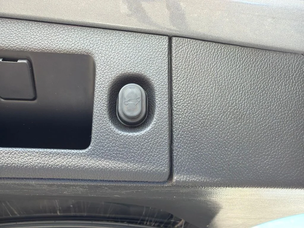 Used 2019 Gray Cadillac Luxury image 12