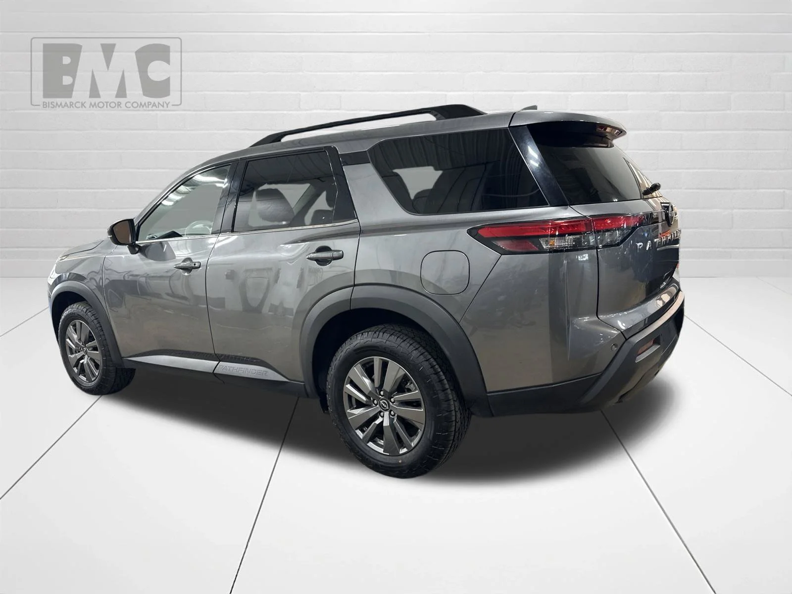 Used 2025 Gray Nissan SV image 4
