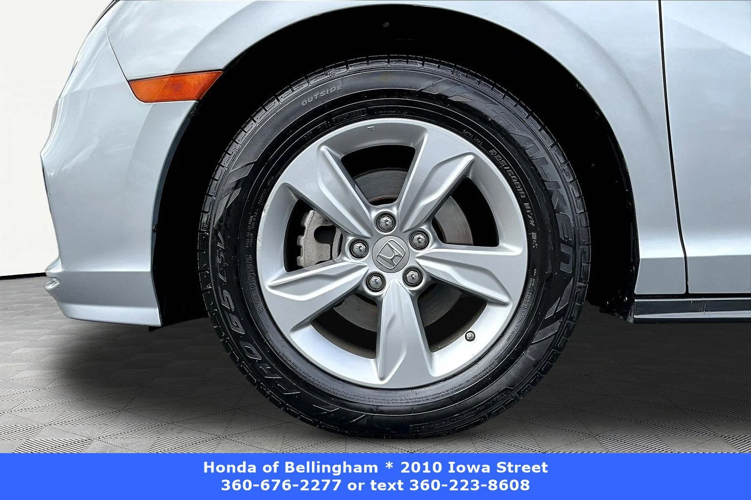 Used 2018 Lunar Silver Metallic Honda EX-L image 33