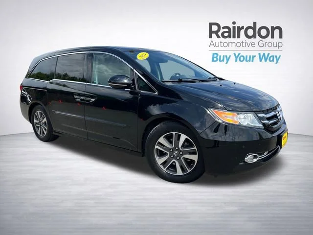 2014 Honda Odyssey Touring's photo