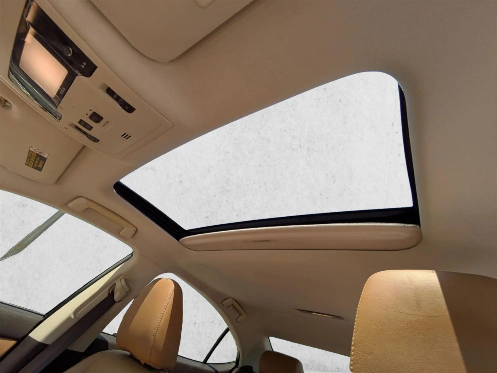 Used 2016 Silver Lexus Hybrid image 16