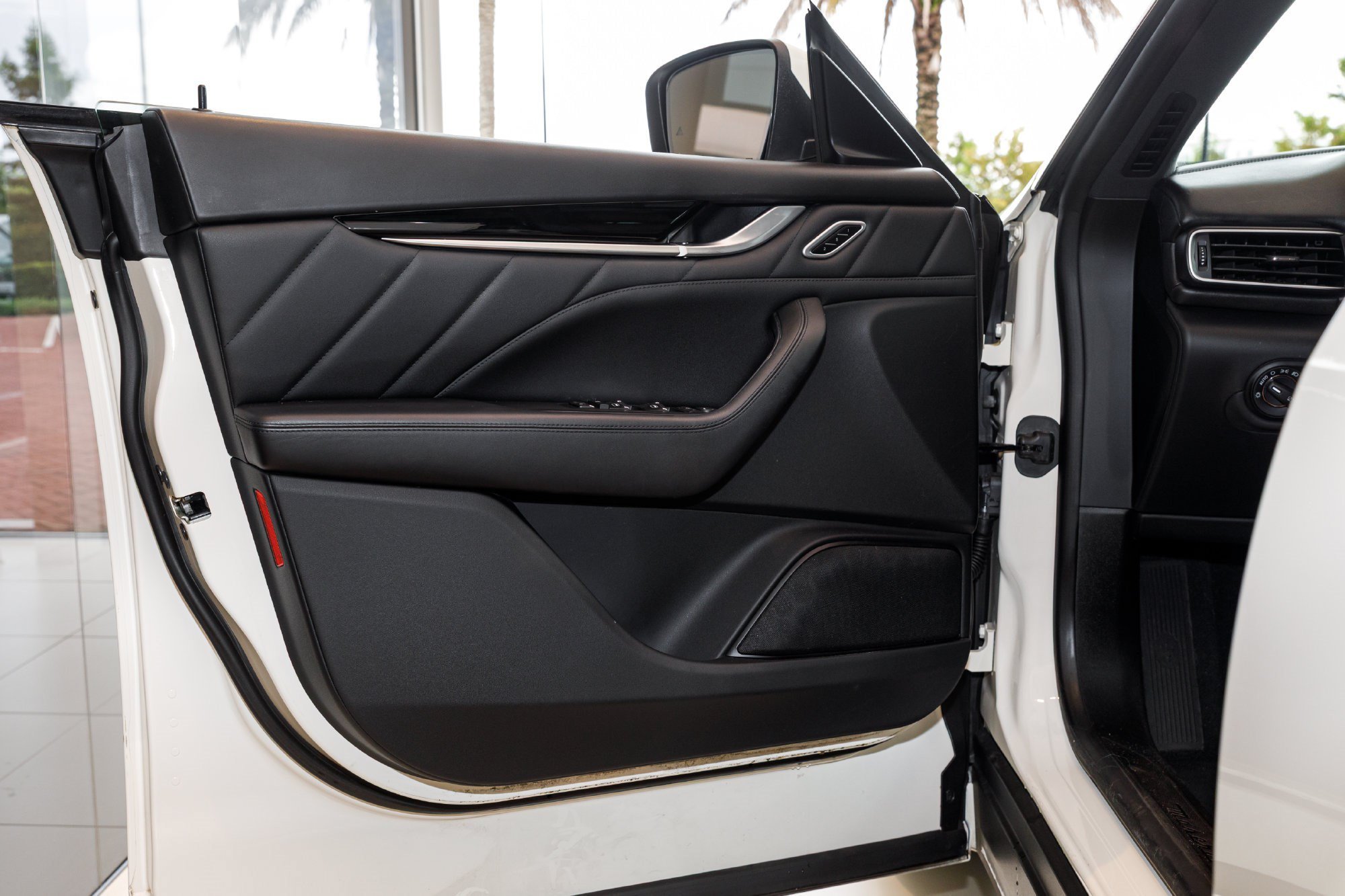 Used 2023 Bianco Maserati GT image 27
