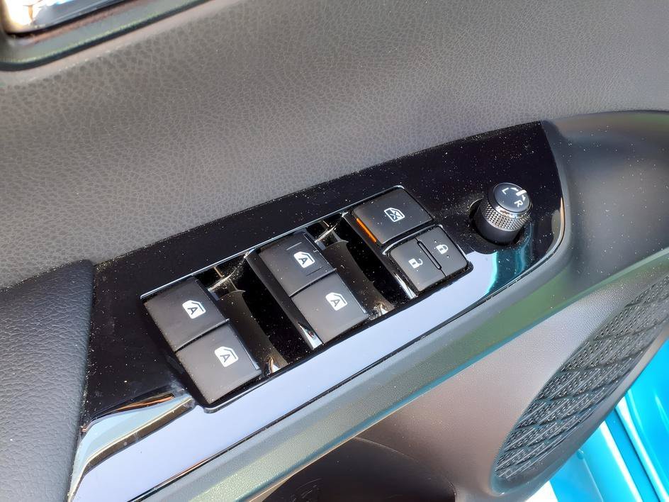 Used 2017 Blue Magnetism Toyota Advanced image 18