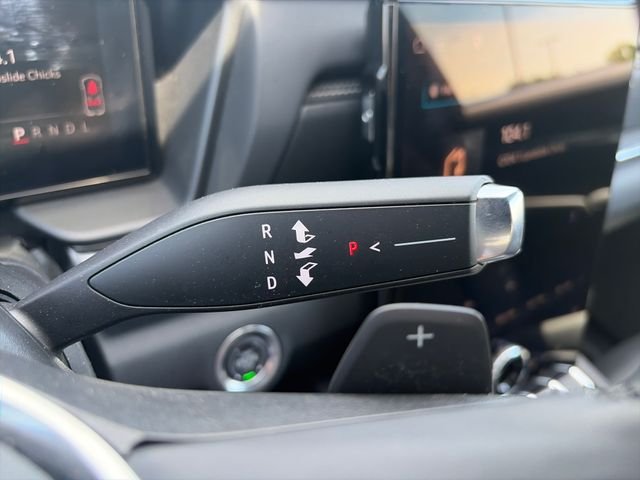 Used 2025 White GMC Elevation image 25