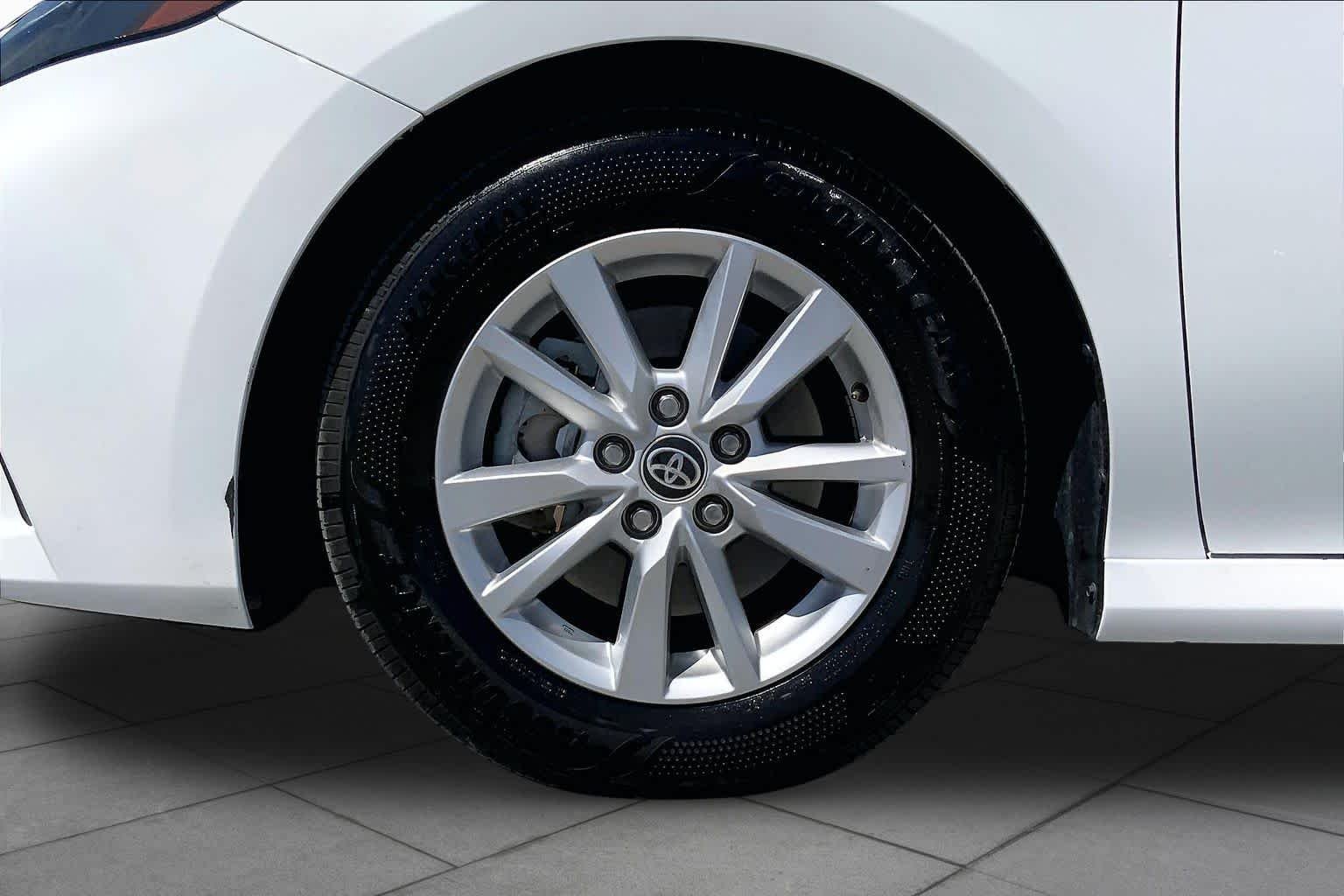 Used 2026 Ice Cap Toyota LE image 11