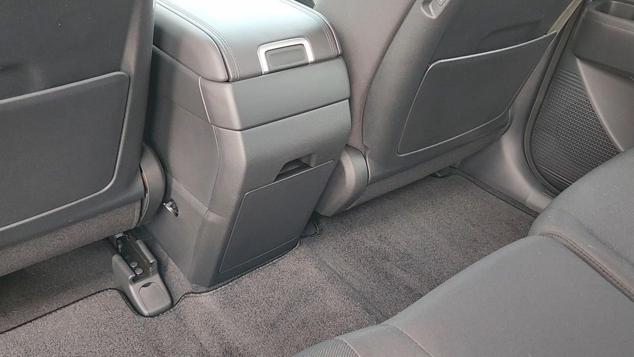 New 2026 Hampton Gray Hyundai SE image 16