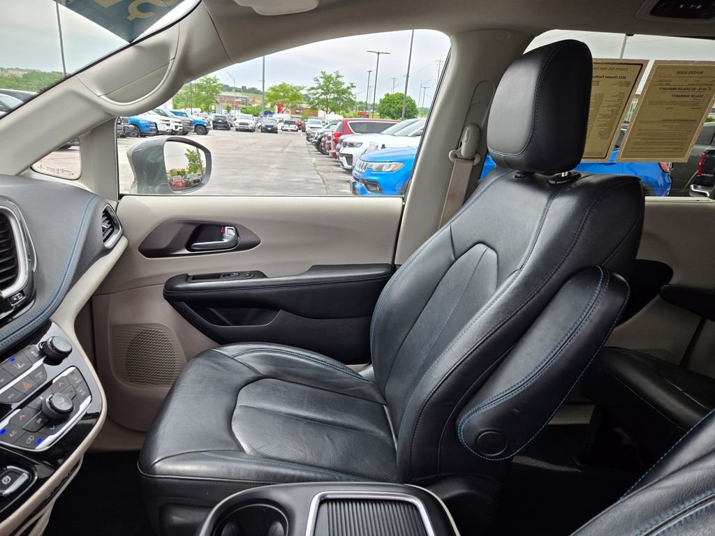 Used 2021 White Chrysler Touring L image 25