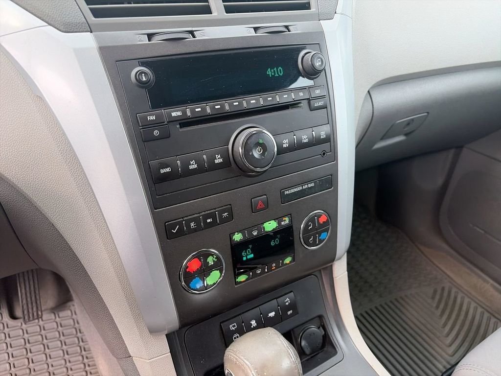 Used 2009 Silver Chevrolet LT image 19