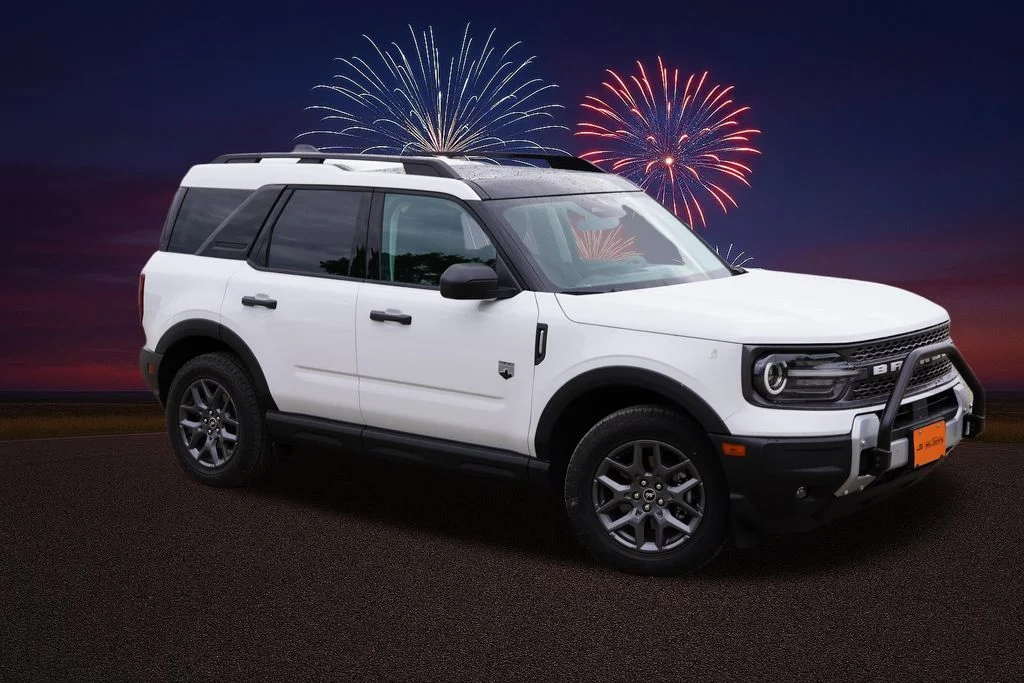 Certified Used 2025 Oxford White Ford Big Bend image 2