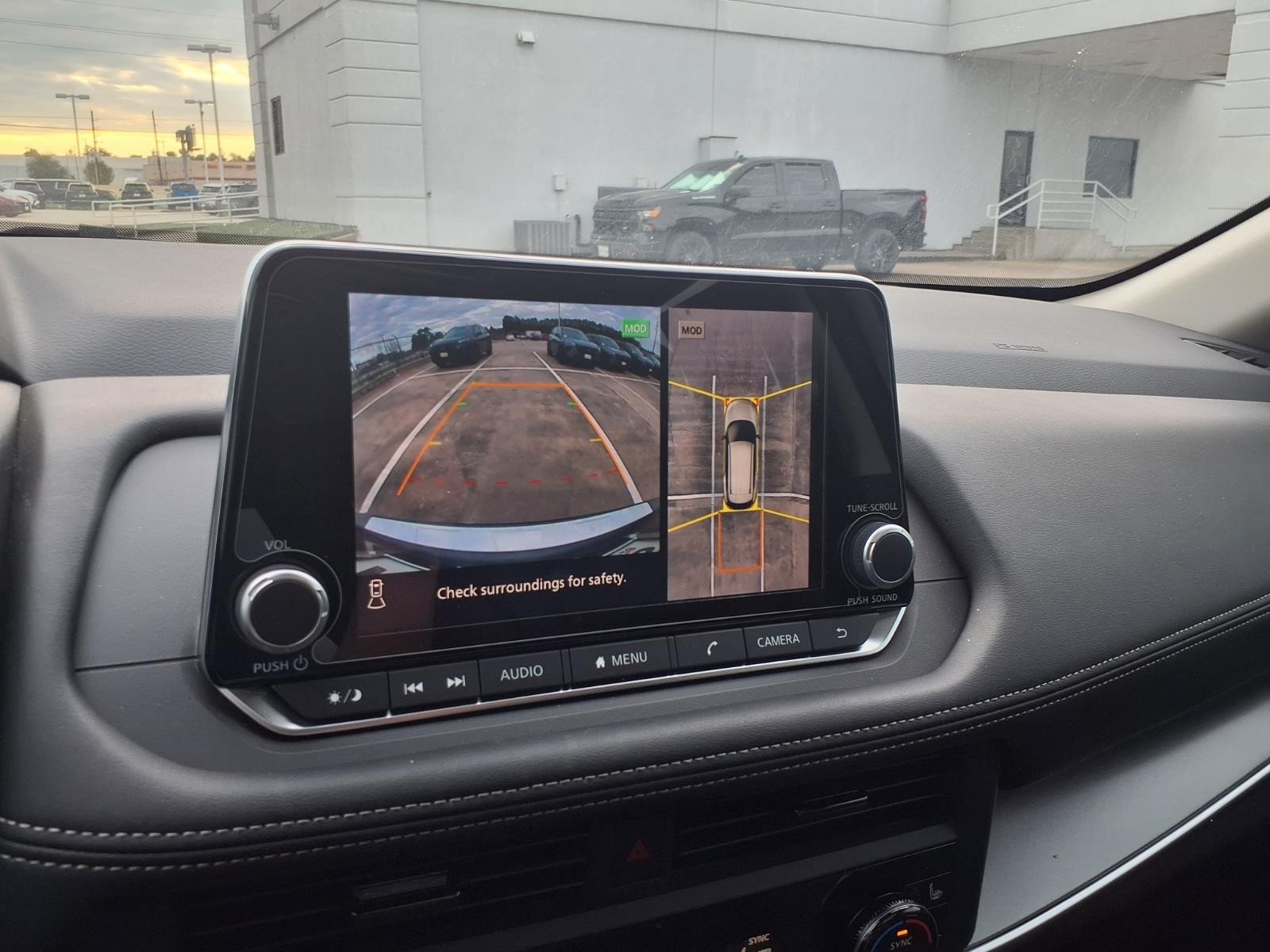 2026 Nissan Rogue photo 24 of 27