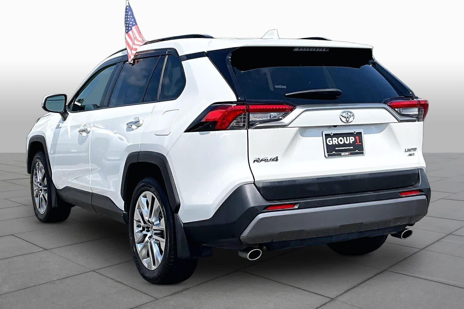 Used 2019 Blizzard Pearl Toyota Limited image 12
