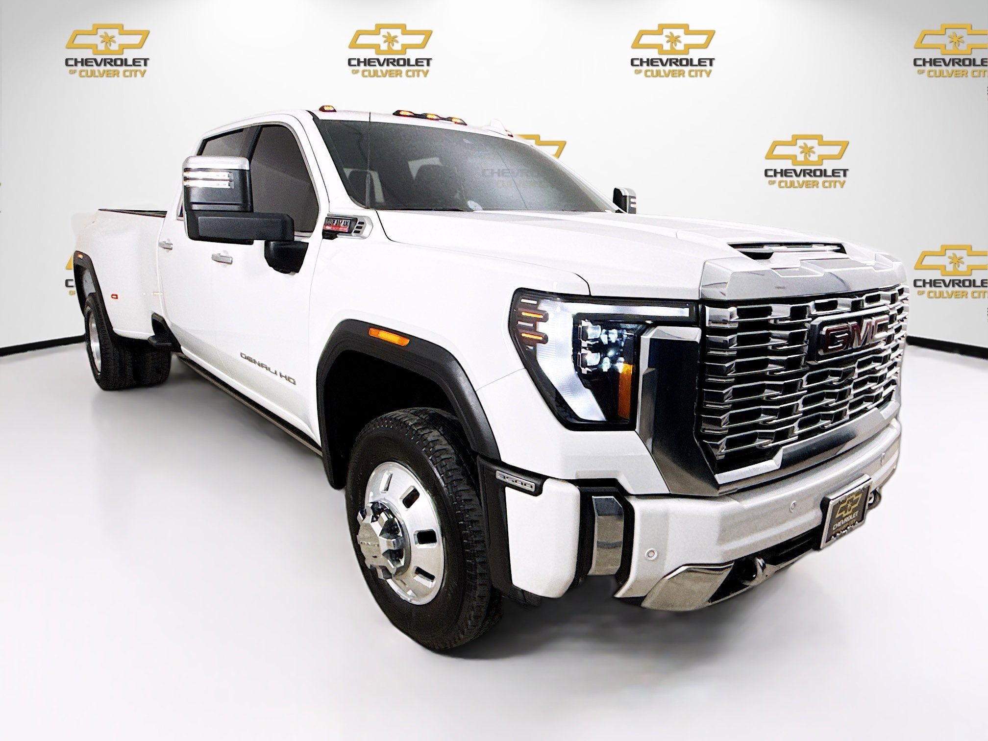 2025 GMC Sierra 4WD Crew Cab Long Box DRW Denali's photo