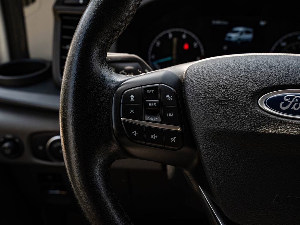 Used 2024 Oxford White Ford XLT image 27