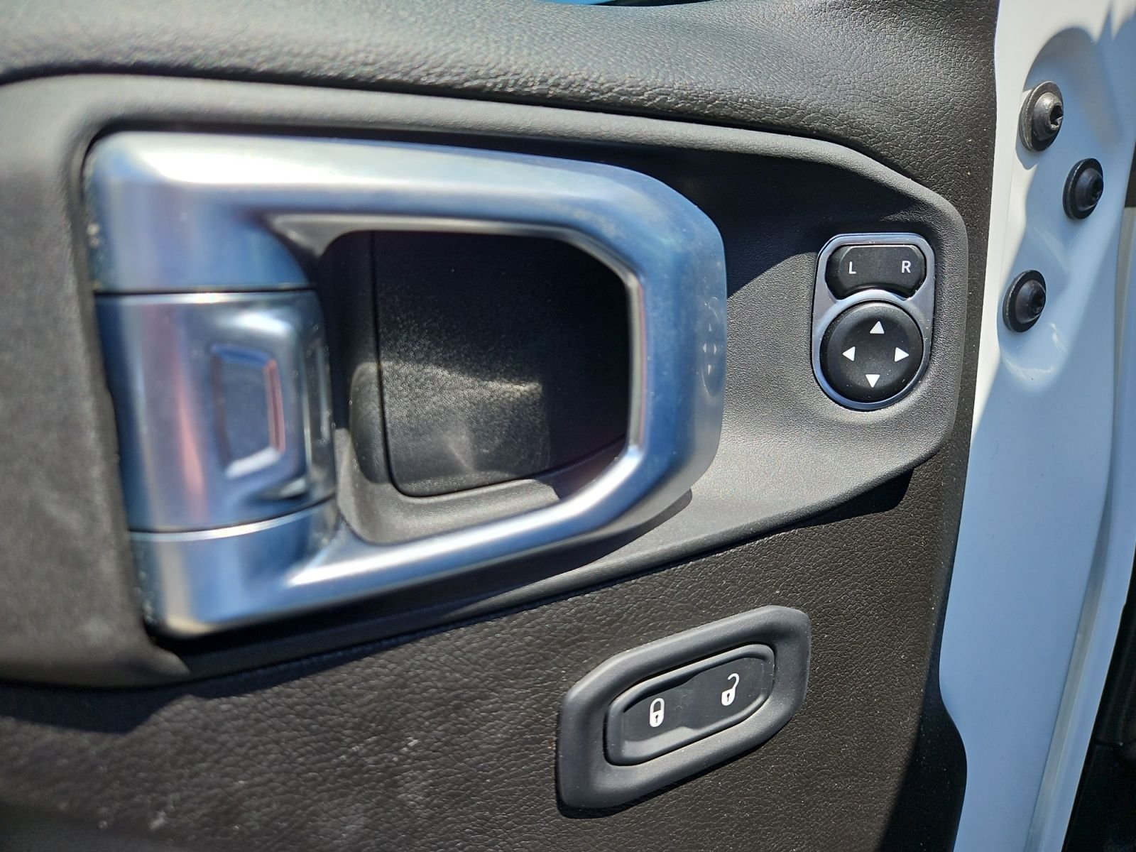 Used 2026 White Jeep Mojave image 22