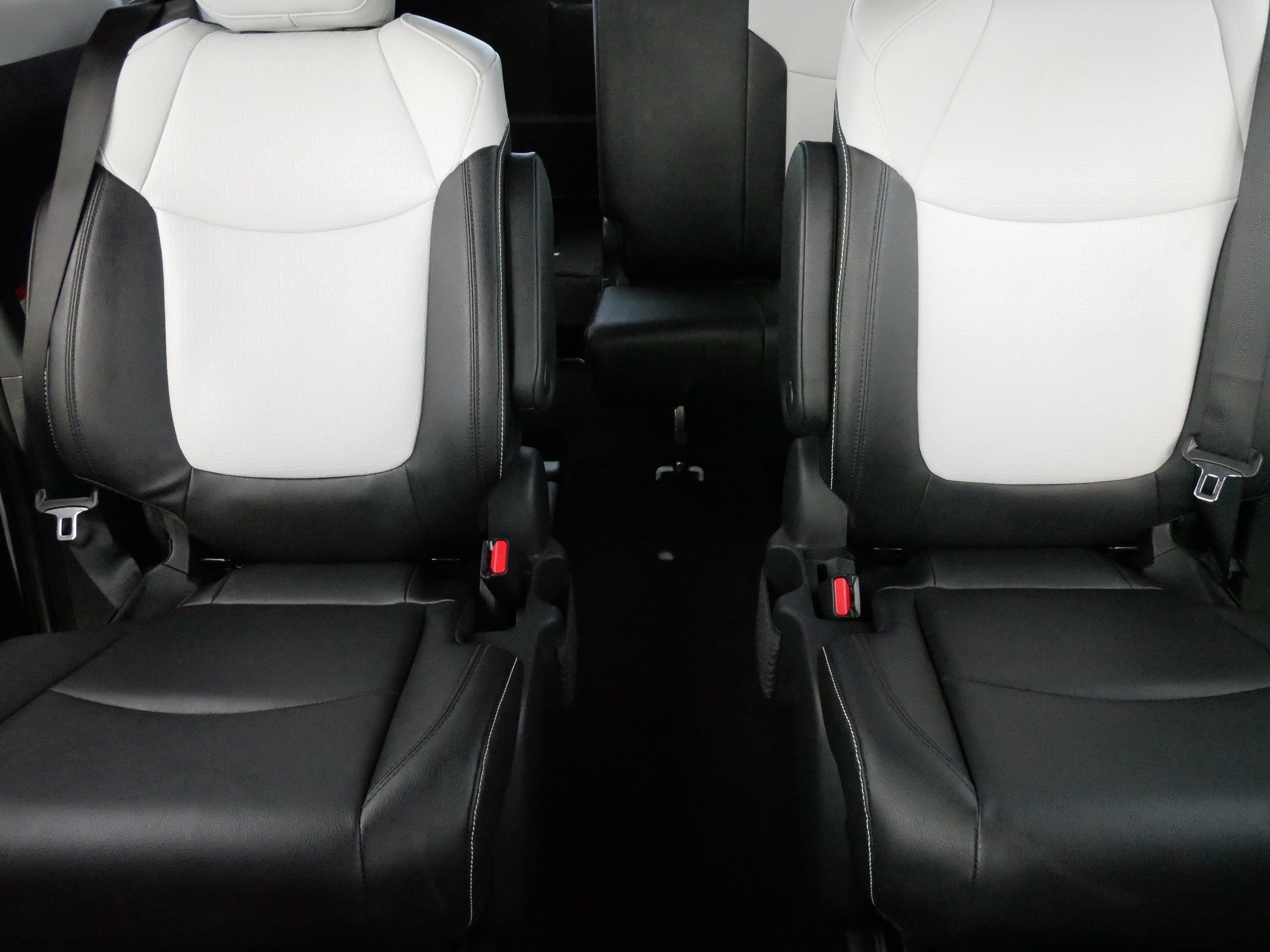 Certified Used 2026 Ice Cap Toyota XSE image 13