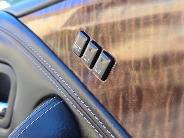 Used 2018 Almond Nissan Platinum image 27