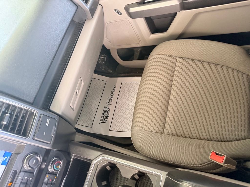 Used 2019 Silver Ford XLT image 19