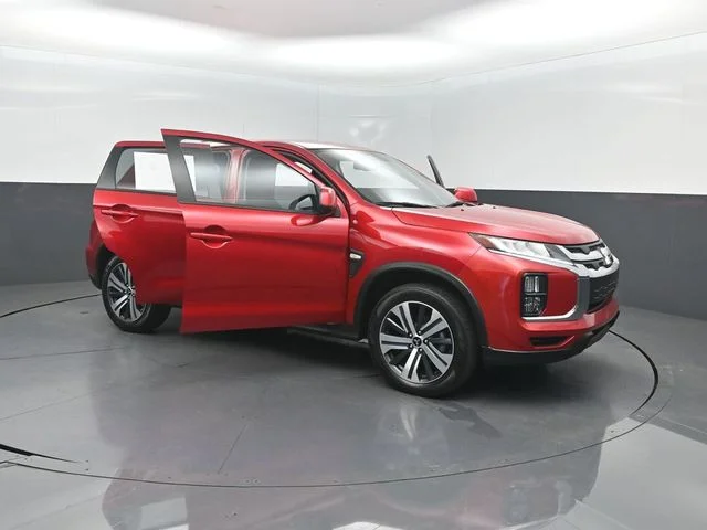 Used 2024 Red Mitsubishi 2.0 ES image 31