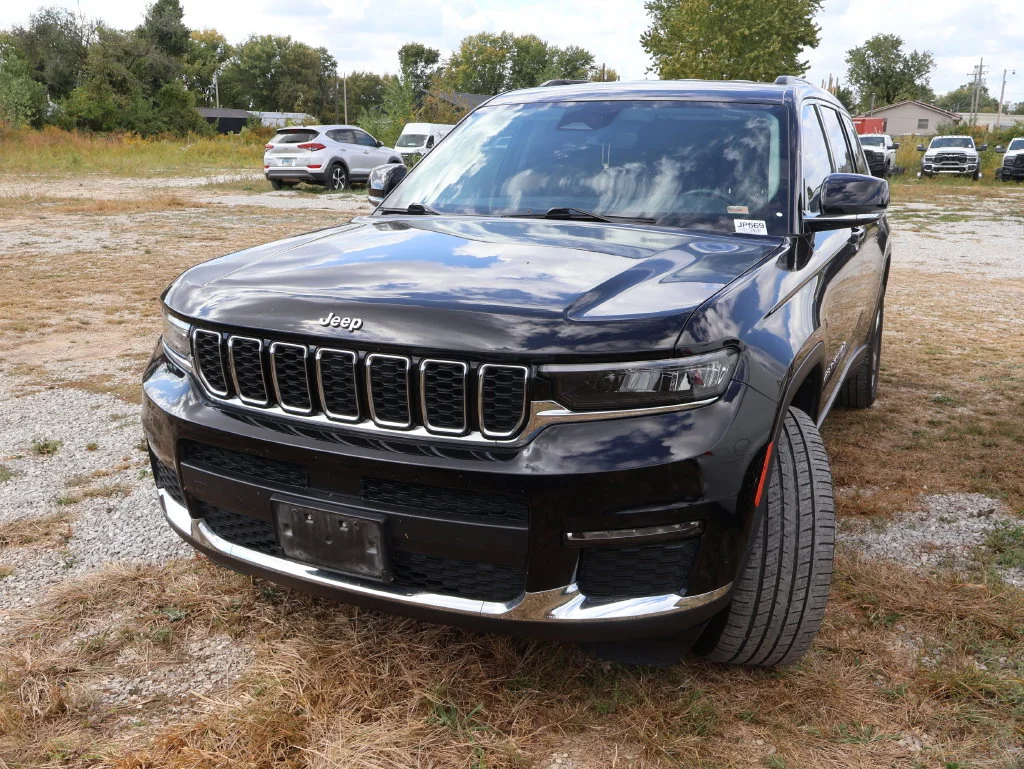 Used 2021 Black Jeep Limited image 4