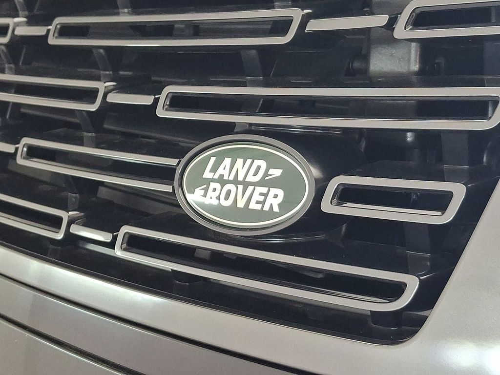 New 2026 Santorini Black Land Rover SE image 23