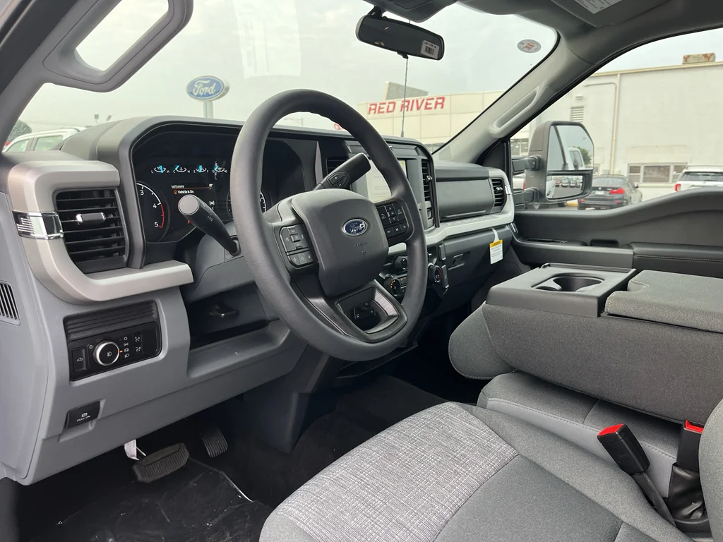New 2026 Oxford White Ford F-250® XLT image 12