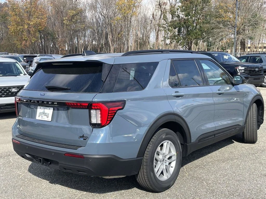 New 2026 Vapor Blue Metallic Ford Active image 3