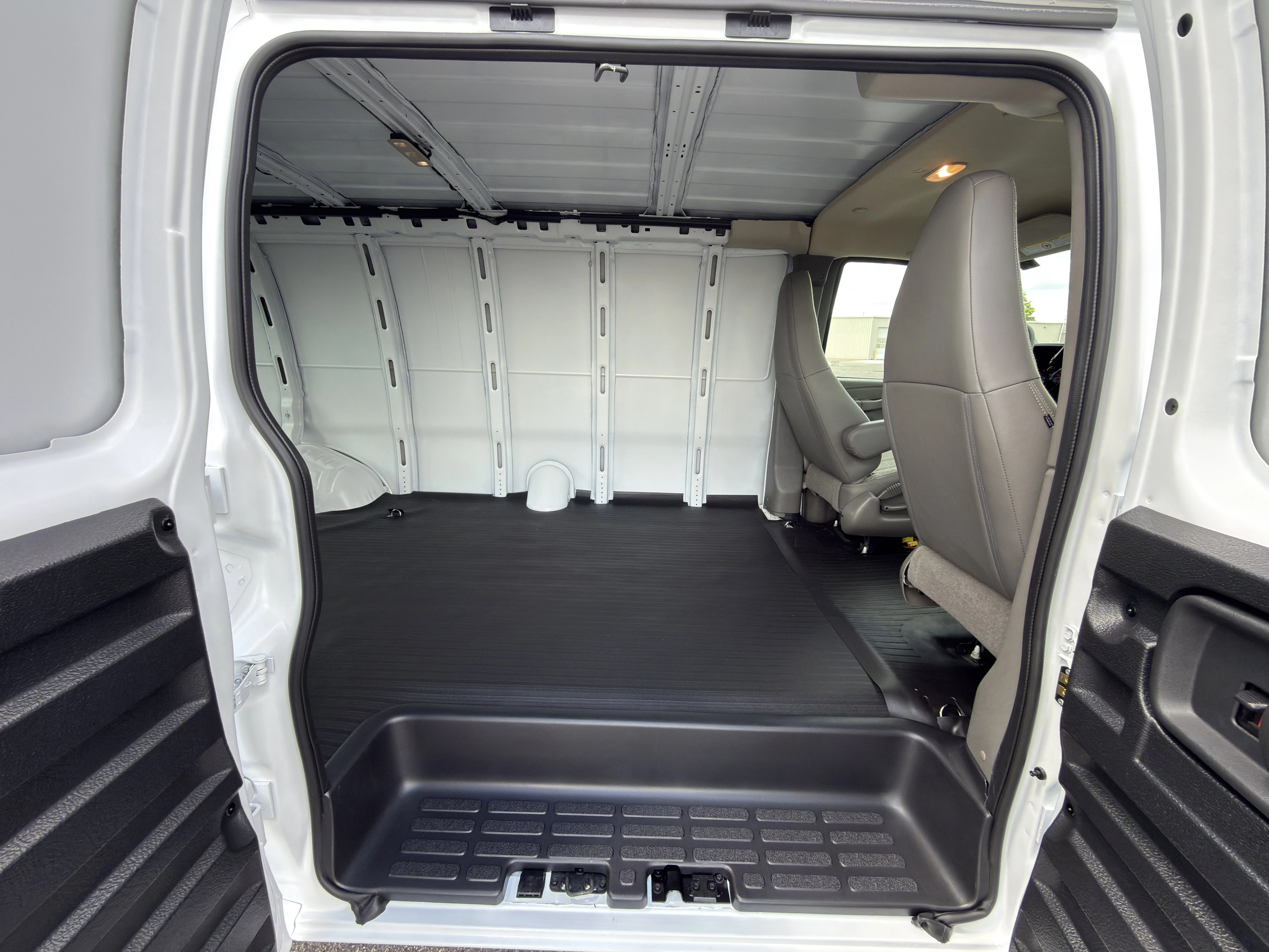 2026 GMC Savana Cargo Work Van - Photo 13