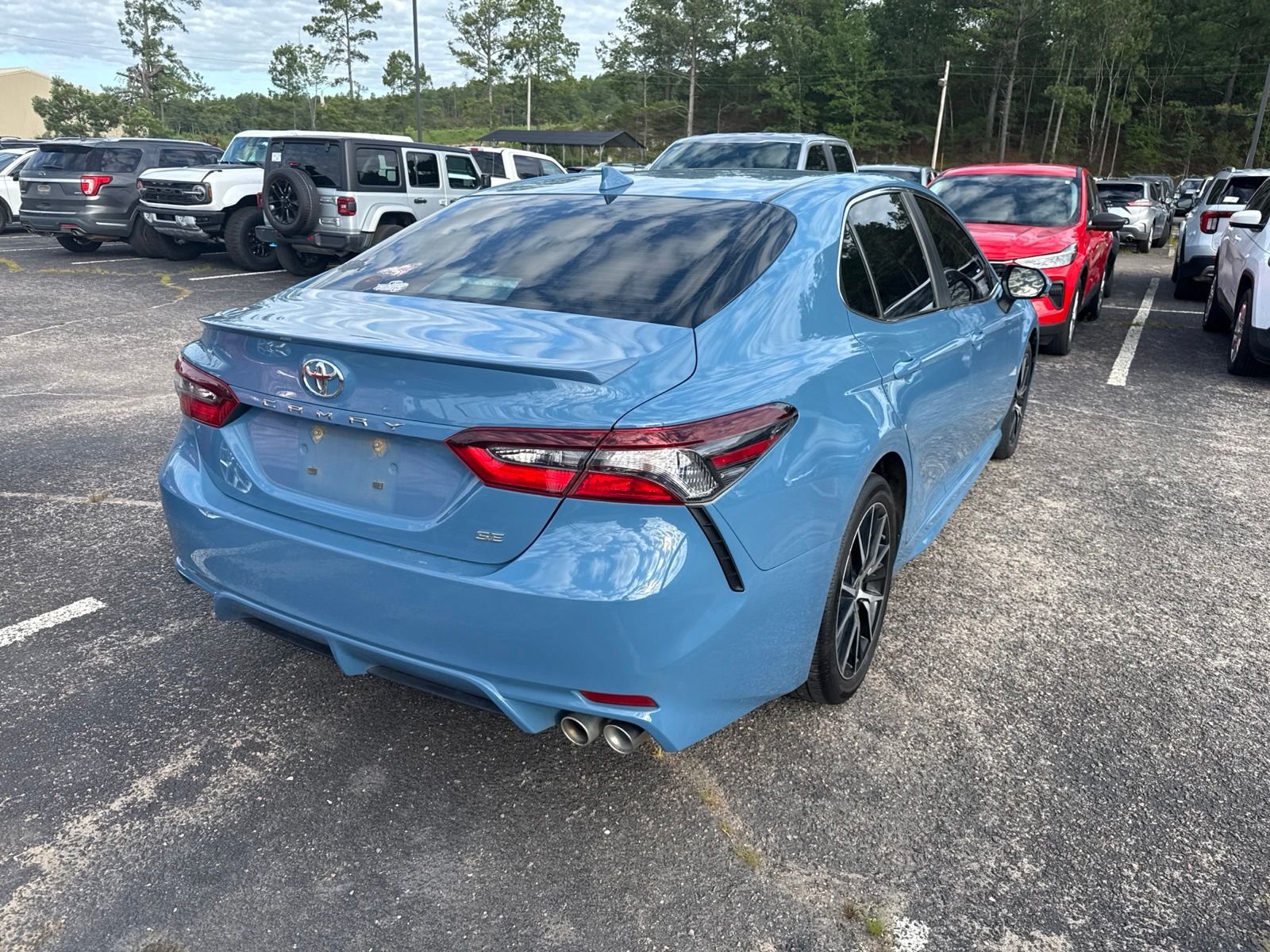 Used 2023  Toyota SE image 7