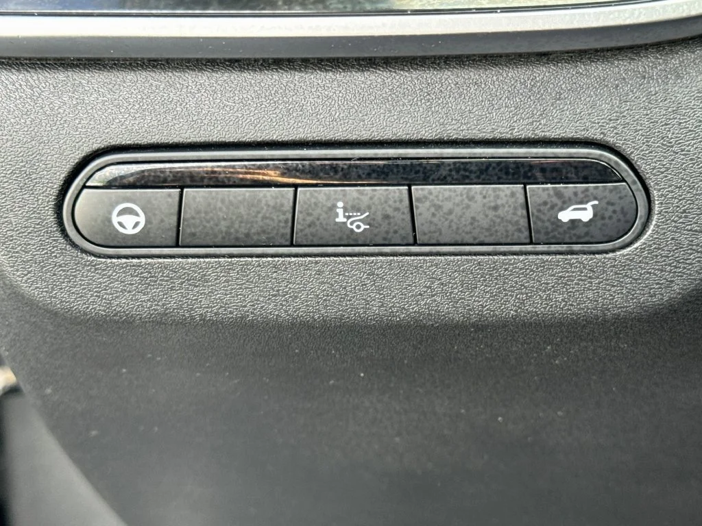 Certified Used 2023 Gray INFINITI LUXE image 11