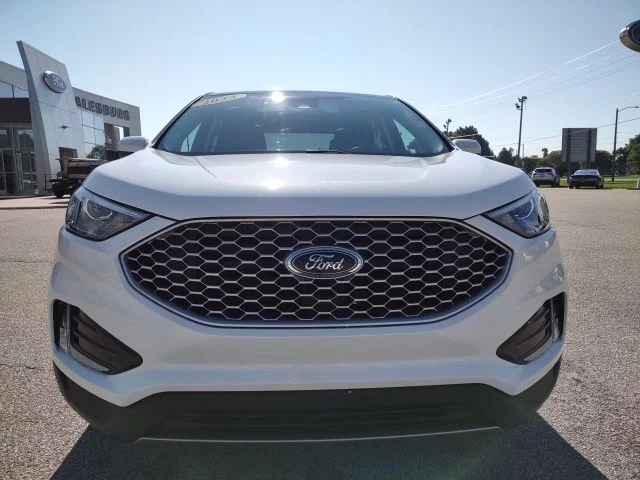 Certified Used 2023 White Metallic Ford SEL image 8