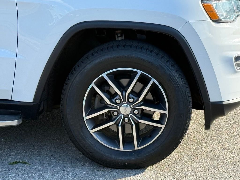 Used 2018 White Jeep Limited image 10