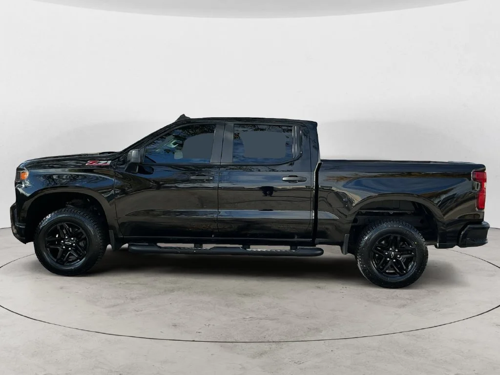 Used 2019 BLACK Chevrolet Custom Trail Boss image 12