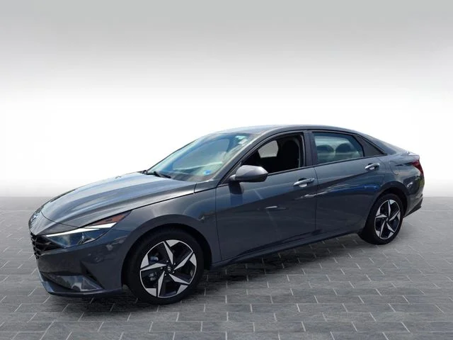 Used 2023 Gray Hyundai SEL image 3