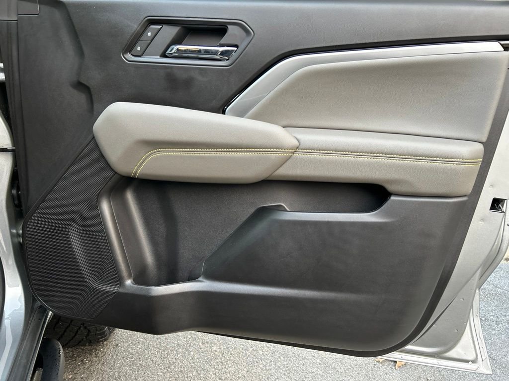 Used 2026 Gray Chevrolet ZR2 image 31