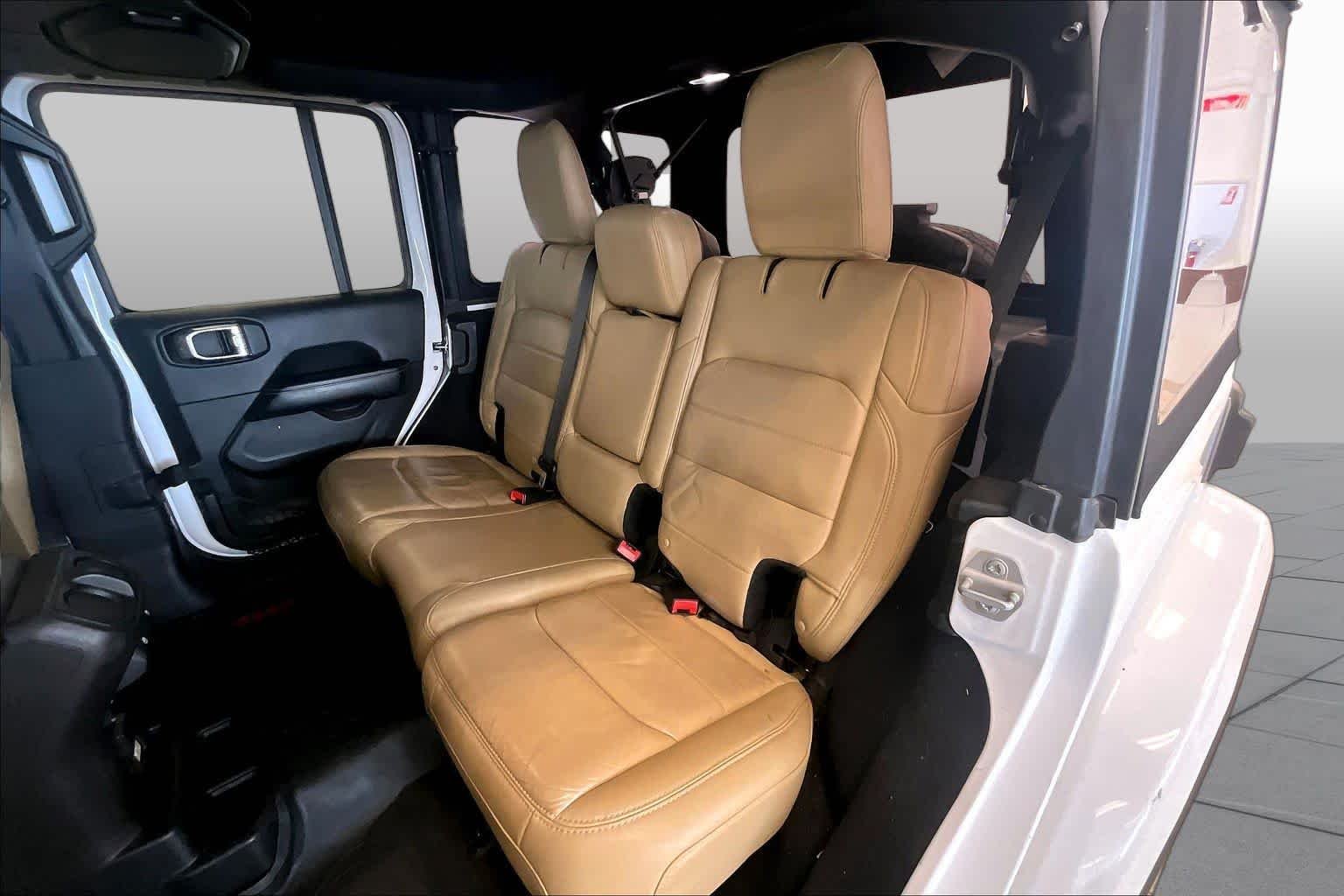 Used 2018 Bright White Clearcoat Jeep Sahara image 17