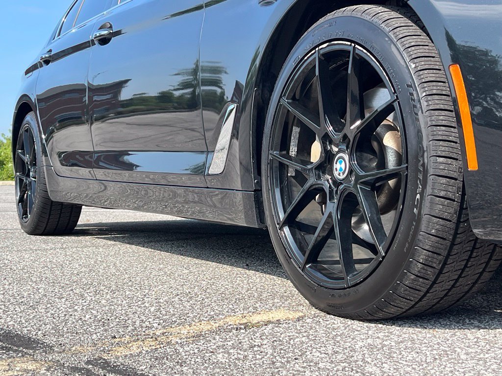 Used 2018 Black BMW 540i xDrive image 12